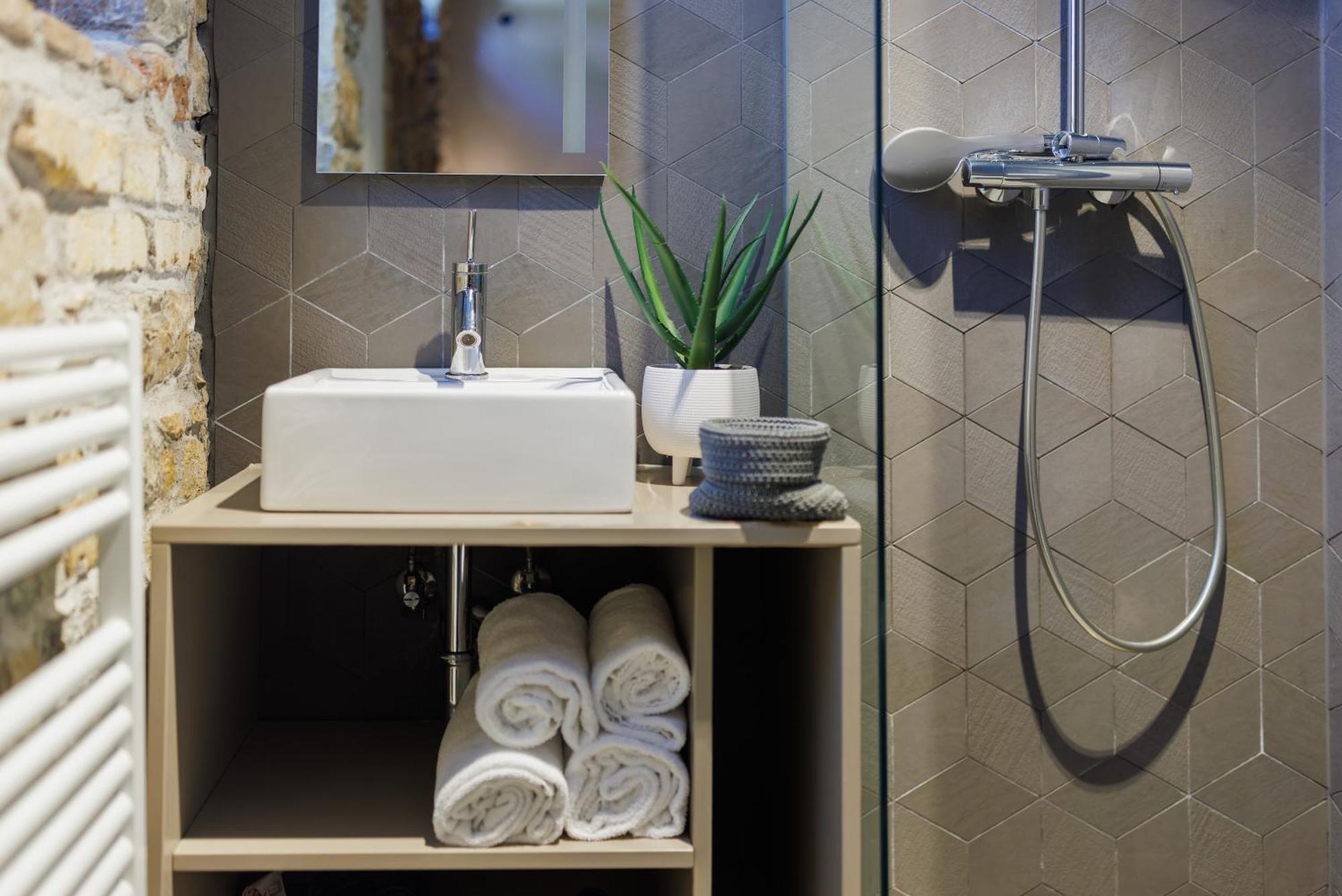 Vila Robida & Spa Crni Kal Luaran gambar
